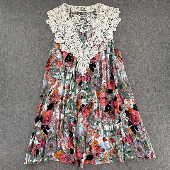Umgee Dresses & Skirts - Umgee Mini Shift Dress Small Floral Crochet Neckline Cotton Blend V-Neck
